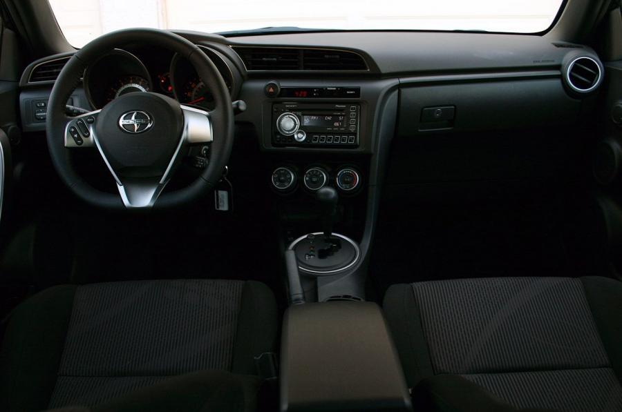 Торпедо Scion tC 2011 года  (фото 34 из 68)